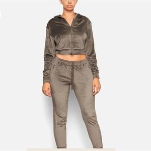 SKIMS Brown Velour two piece set